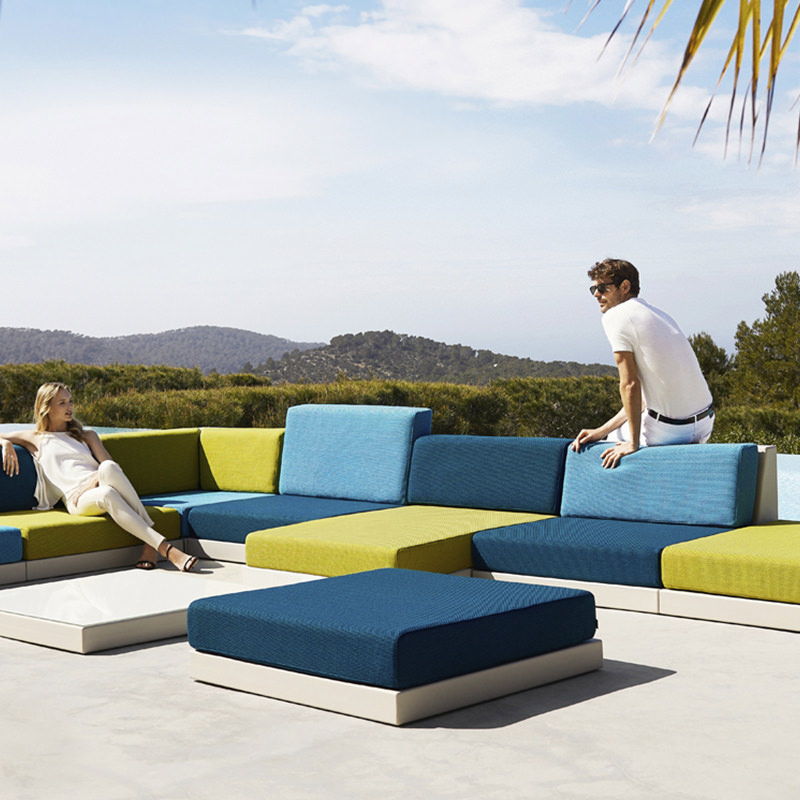 STUDIOCERAMICA-outdoor_sofa_furniture_vondom_sofa_exterior_pixel_ramon_esteve-1.jpg